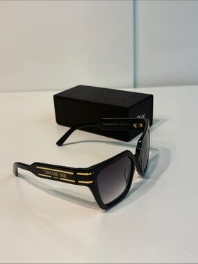 Like new Dior DiorSignature S10F Sunglasses women’s Dior shades